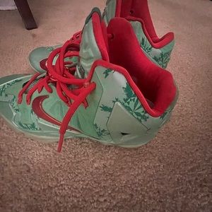 Lebron 11 Christmas